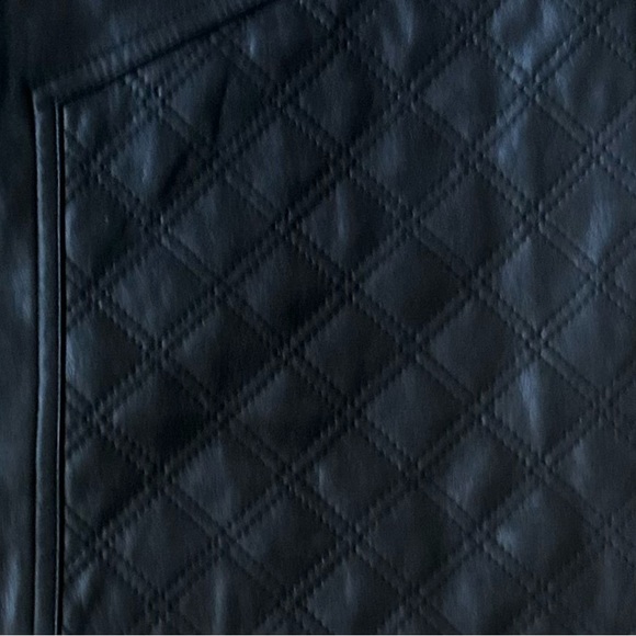 Bebe Black Quilted Faux Leather Mini Skirt Size Small - Picture 5 of 9